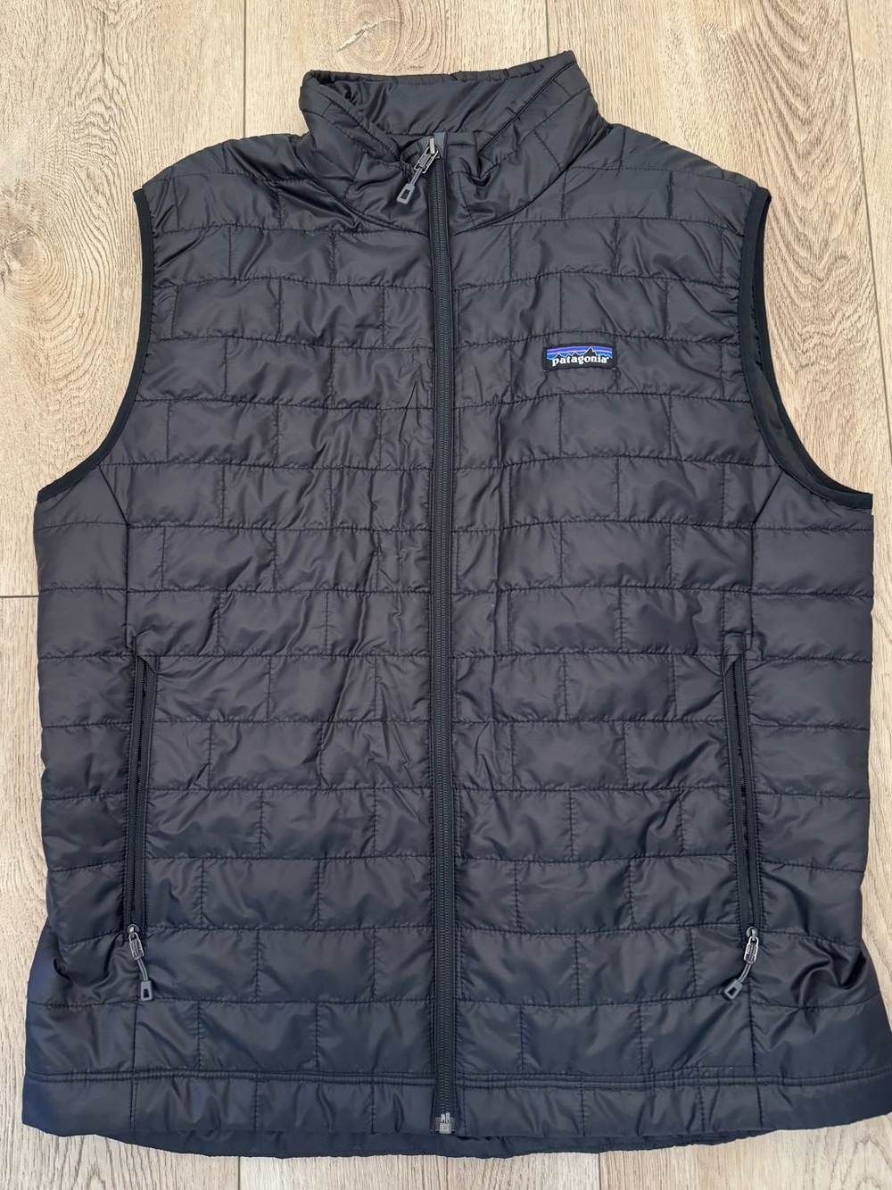 Patagonia Black Men’s Nano Puff Vest NWT